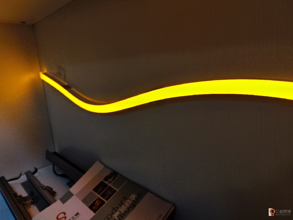 高性能LED柔性硅胶灯带室外灌胶款